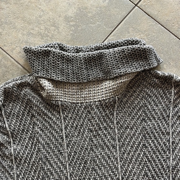 Cotton roll neck tunic sweater - Picture 2 of 4